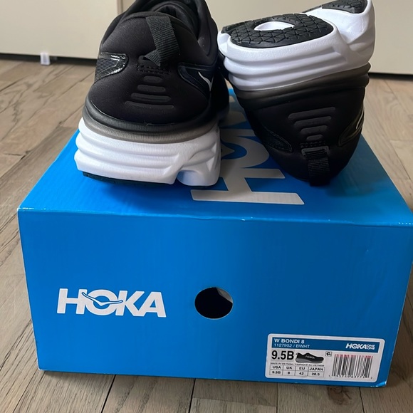 Hoka Shoes - HOKA Women’s Bondi size 9.5 new w box
